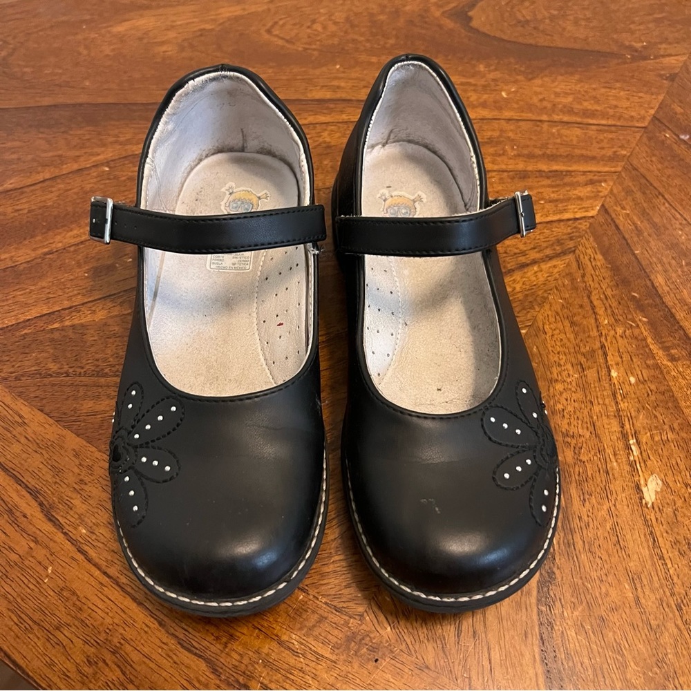Girls Mary Jane style shoes